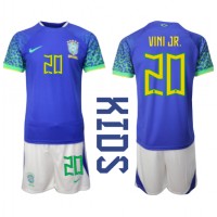 Camisa de Futebol Brasil Vinicius Junior #20 Equipamento Secundário Infantil Mundo 2022 Manga Curta (+ Calças curtas)